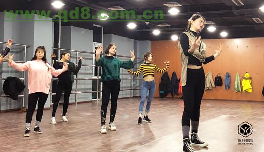 <b>女子在西安华翎舞蹈报名爵士舞 一节课没上想退费遭拒</b>