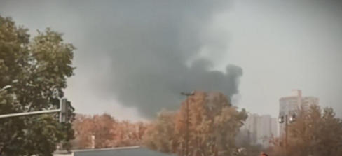 <b>突发！西安西郊一电容器厂起火 事发时现场有巨响</b>
