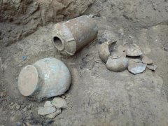 <b>铜川新区一建设工地 发掘13座古代墓葬出土文物38件</b>