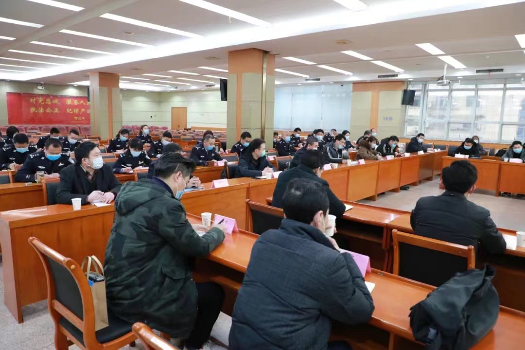 <b>汉中市公安局召开新闻媒体座谈会</b>
