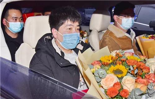 <b>“最美逆行者”回家 宁强驰援西安医疗队首批人员返回家乡</b>