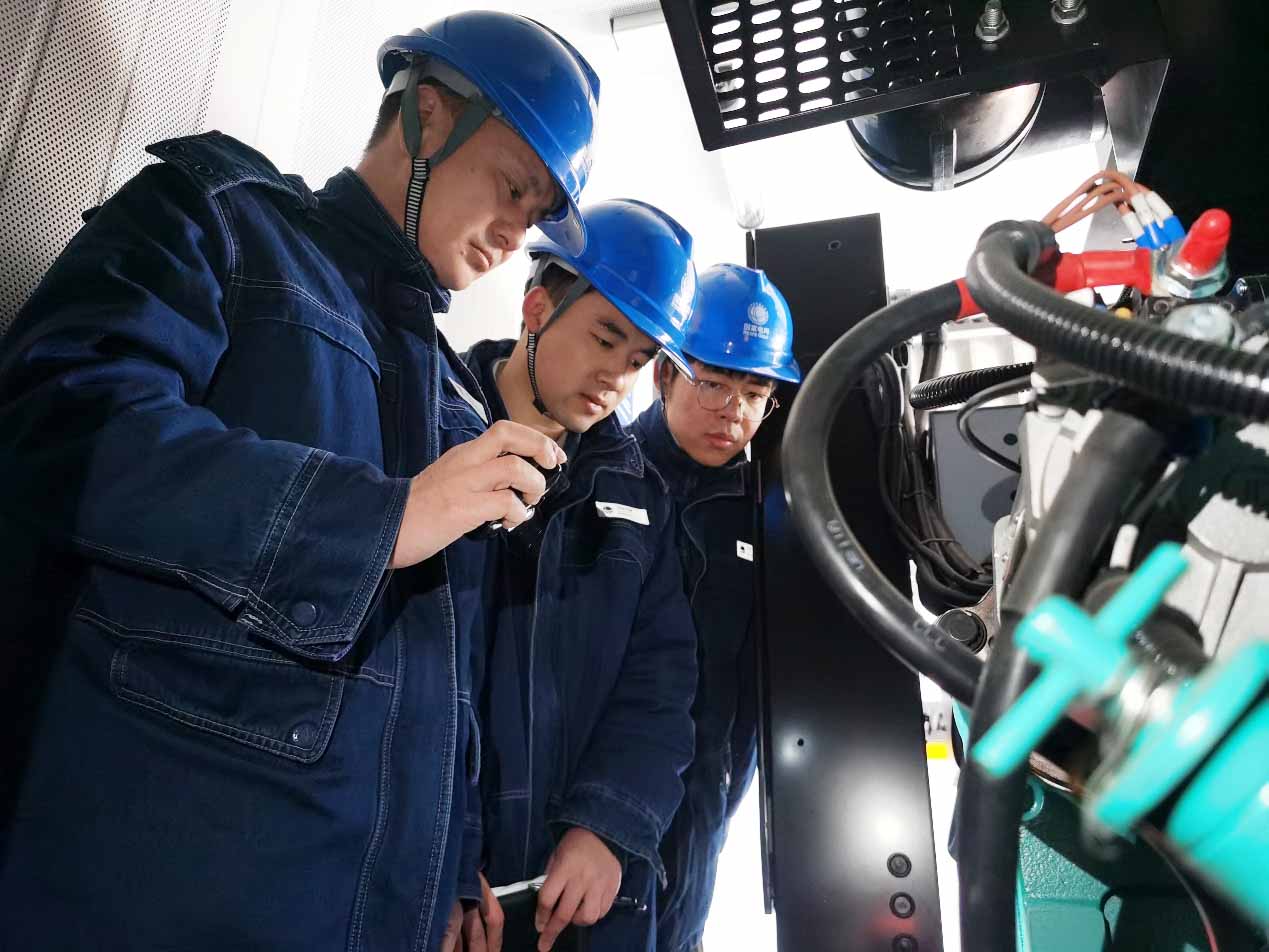 <b>出动保电组成员8人次 咸阳供电杨凌公司做好省重点项目开工仪式“保电人”</b>