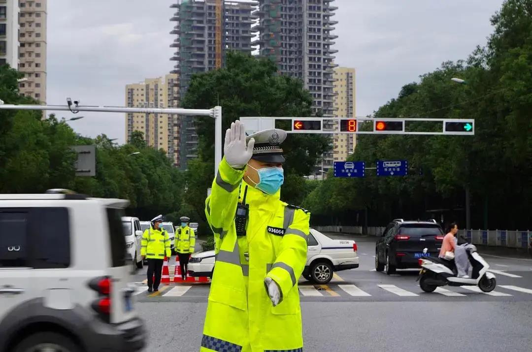 <b>净化城市交通环境 汉中三大综合整治行动全面启动</b>