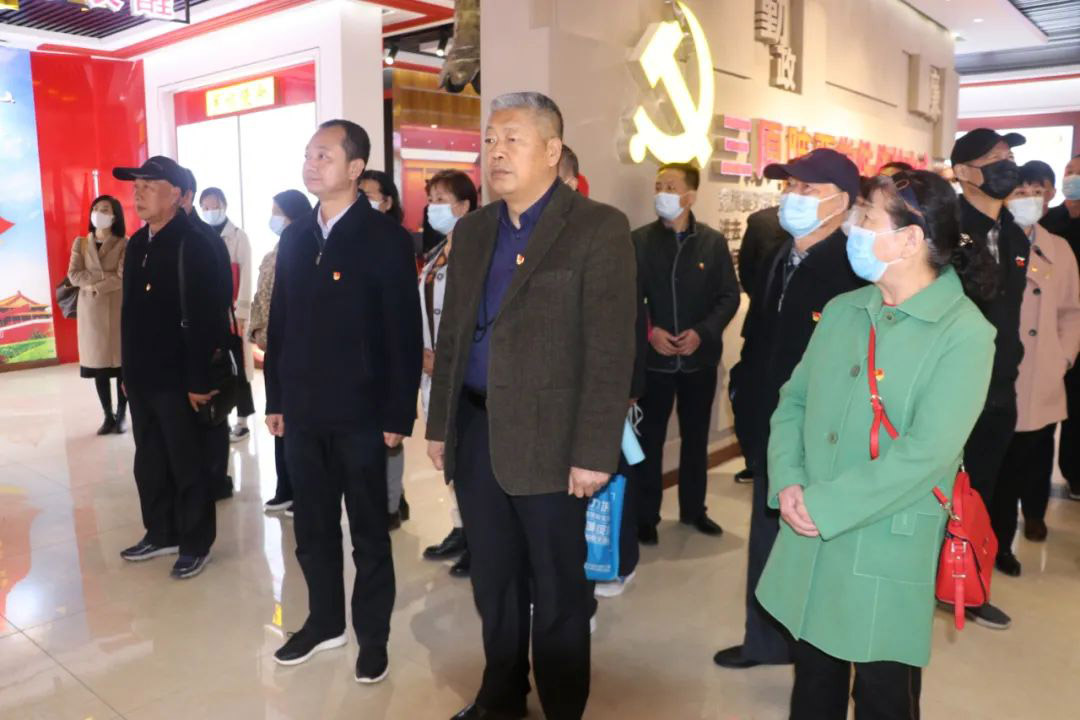 <b>咸阳市委老干部局系统开展“弘扬优良家风·传承中华美德”主题党日活动</b>