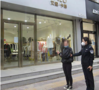 <b> 亲姐俩贪小利盗多家服装店被抓</b>