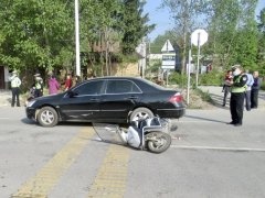 <b>西乡县一老人因事故受伤 民警及时伸出援手</b>