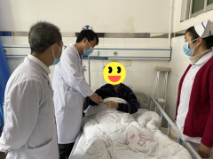 <b> 留坝县医院医护人员捐款助一村民顺利手术</b>