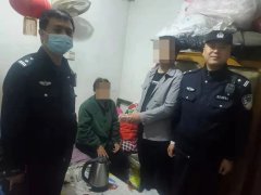 <b>“马虎先生”办马虎事 错把五万现金当垃圾丢弃 临潼民警夜翻监控帮找回</b>