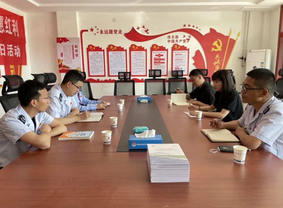 <b>榆林税务局精准宣传“组合式税费” 面对面落实税收红利</b>