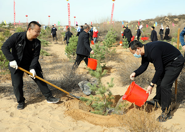 <b>蓝天、碧水 全年优良天数达70% “榆林蓝”已成榆阳区的幸福标配</b>