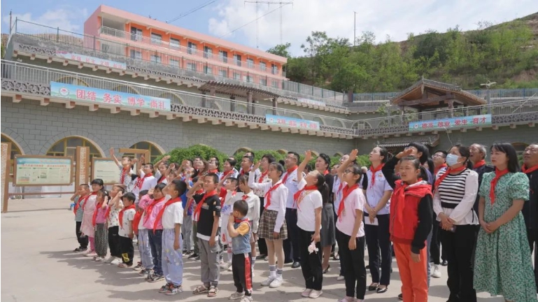 <b>榆林市税务局情系留守儿童  讲授税法知识点亮孩子们“心灯”</b>