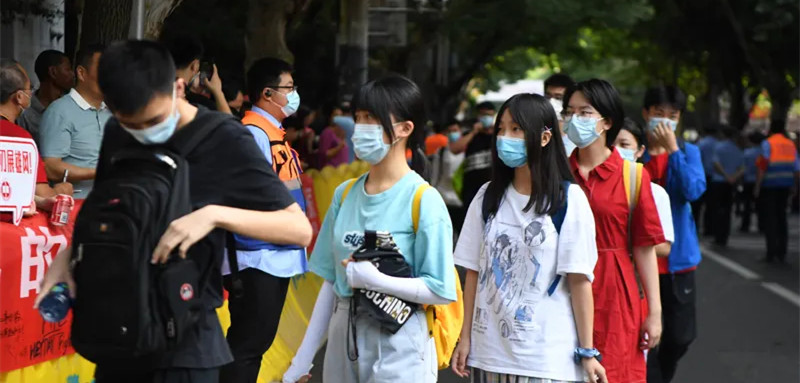 <b>西安今年高考共报考7.3万余人 各考点设不少于5个备用隔离考场</b>