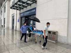 <b>候车大厅爱心接力 宁强南站救助晕厥旅客</b>