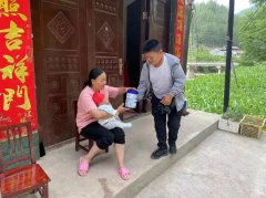 <b>为改善0至3岁婴幼儿营养状况 镇巴为全县207名婴幼儿家庭免费发放奶粉</b>