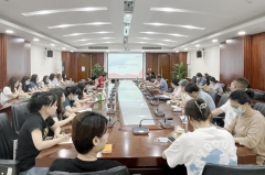 <b>李虎成：运用身边的人、事及外语优势，向社会及世界讲好中国故事</b>
