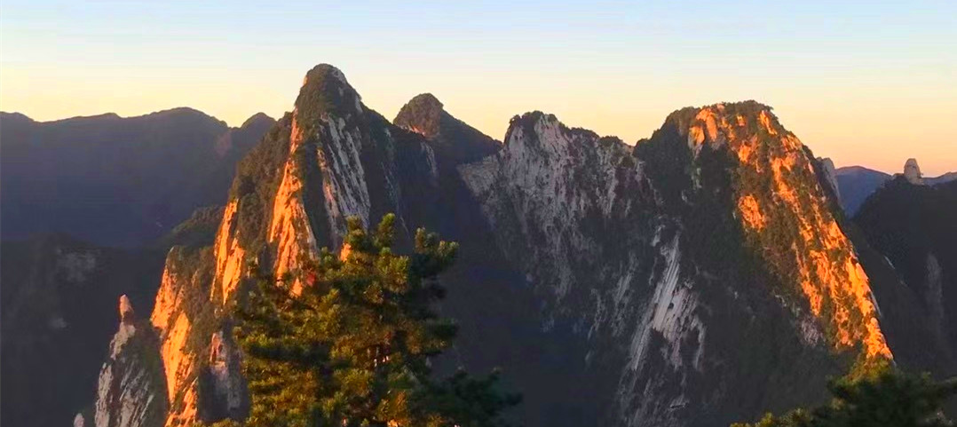 <b>@游客们 全国多地景区开启免费逛模式 说走就走的旅行赶紧安排上！</b>