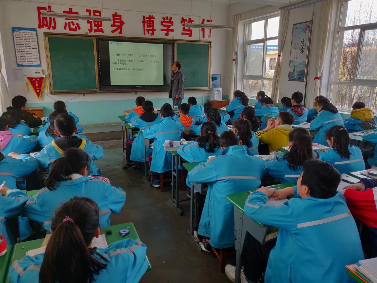 <b>2022年西咸新区中小学教学能手 空港新城太平中学道德与法治教师——王辉锋</b>
