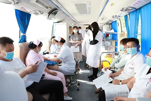 <b>榆林市榆阳区妇幼保健院组织开展无偿献血活动</b>