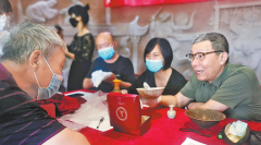 <b>百余件民间藏品亮相榆林 6位文物专家现场为藏友鉴宝</b>
