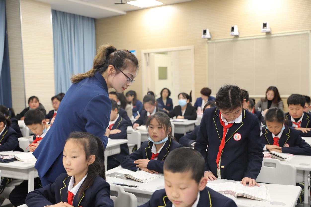 <b>2022年西咸新区中小学教学能手泾河新城第三学校语文教师——王优丹</b>