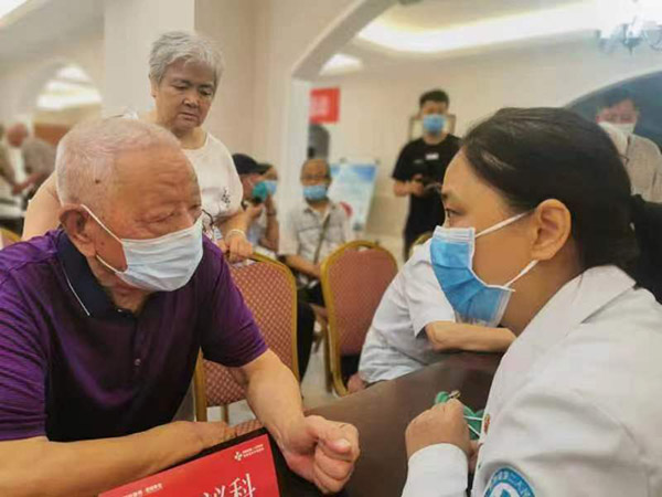 <b>陕西省老年病医院和君颐养老合作签约 仪式在白鹿溪谷举行</b>