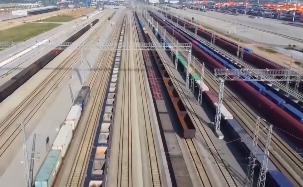 <b>领航中国丨“一带一路”开辟高水平开放新天地</b>