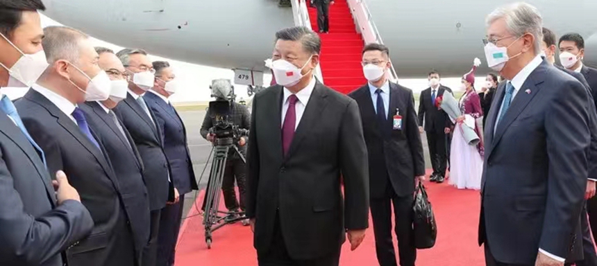 <b>习近平会见土库曼斯坦总统谢尔达尔·别尔德穆哈梅多夫</b>