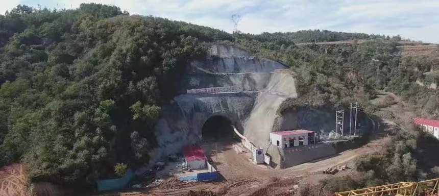 <b>经历3次线路变动的西延高铁又有了新进展</b>