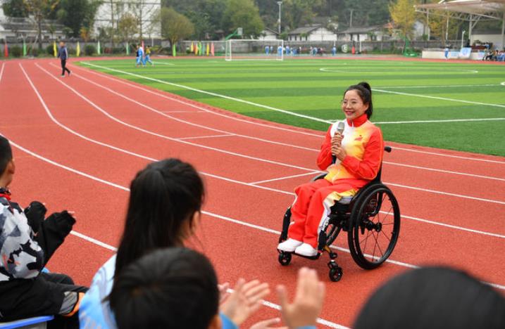 <b>做体育与残疾人事业发展路上一粒火种——二十大代表夏江波返岗记</b>