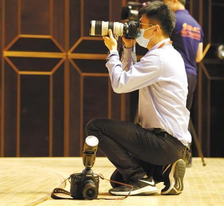 <b>陕西省优秀新闻工作者风采</b>