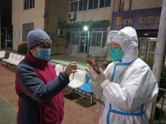 <b>西安市航空六一八中学教师闻令而动 积极参与社区防疫防控工作</b>