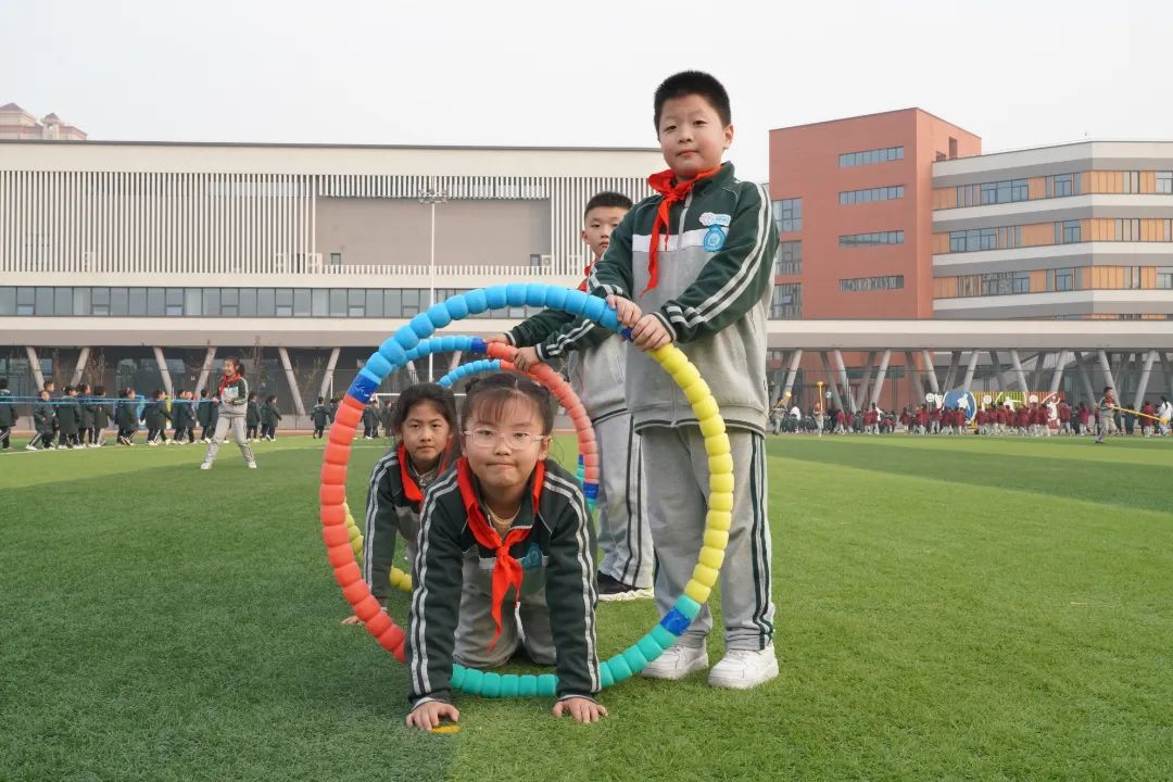 <b>西安市东城第二学校趣味运动嗨翻天</b>