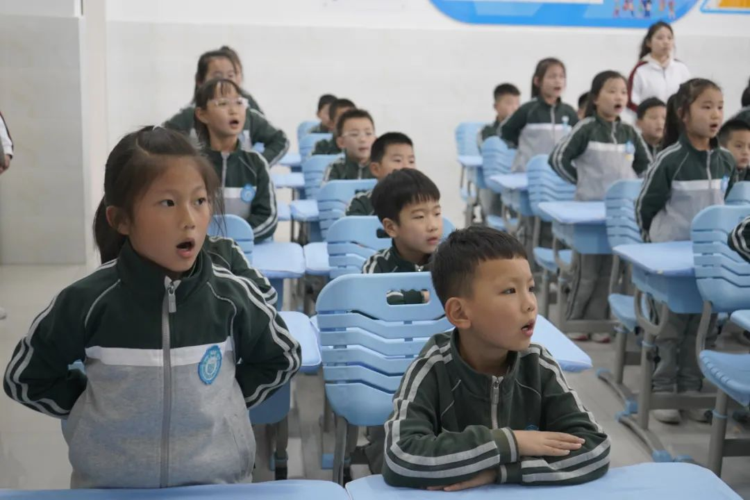 <b>西安东城二校小学部举行“学习习惯、行为习惯、生活习惯”验收活动</b>