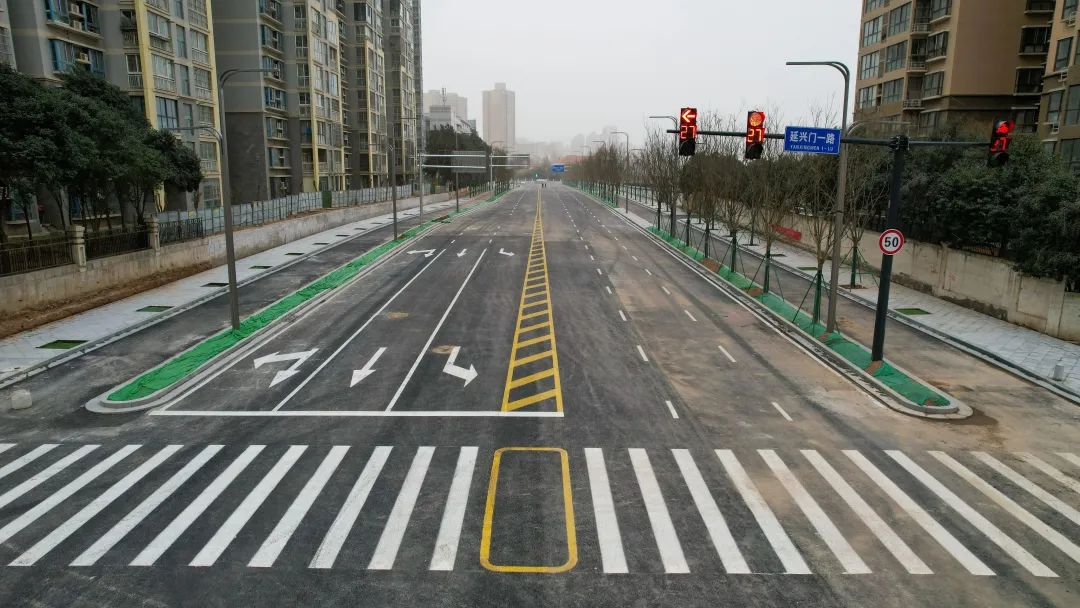 <b>西安延兴门一路全段已贯通，连通雁翔路与公园南路</b>