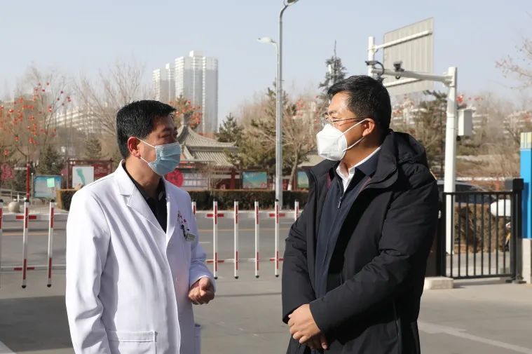 <b>榆林市政府副秘书长张军春节前慰问星元医院突出贡献专家人才</b>