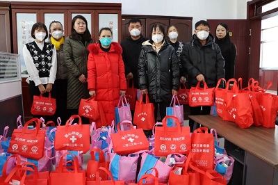 <b>巾帼暖阳行动∣榆阳区妇联为妇女群众发放“防疫健康包”</b>