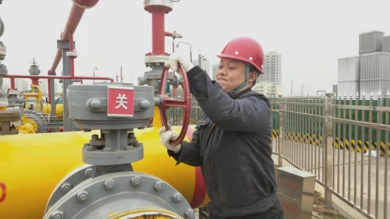 <b>三秦故事丨风雪中守护万家灯火</b>