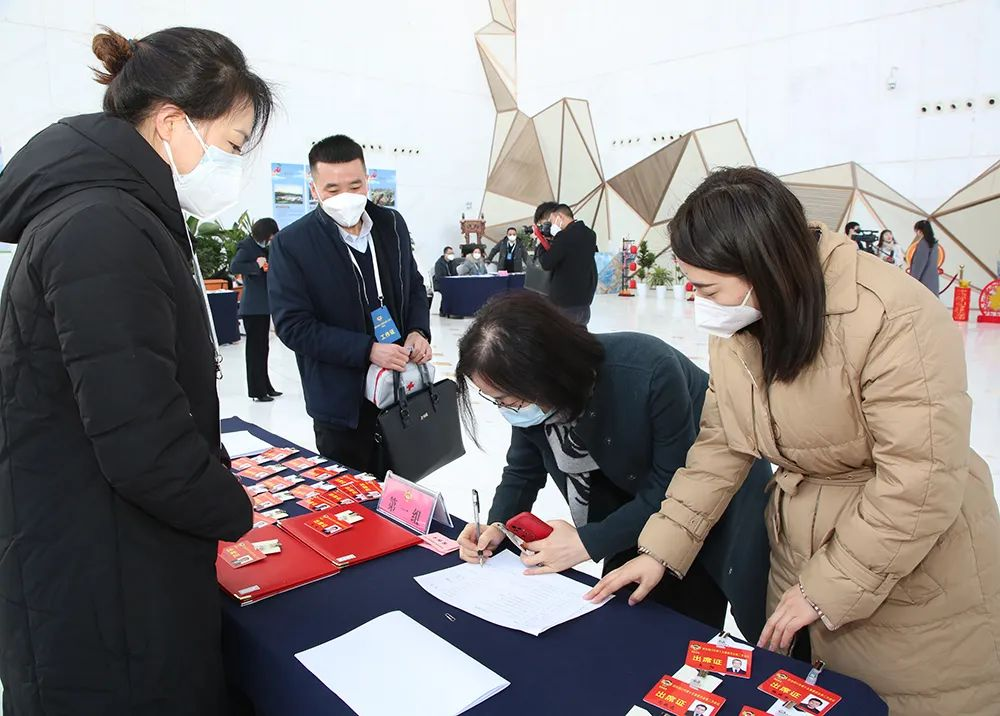 <b>市政协委员赴会报到，开启铜川“两会时间”</b>