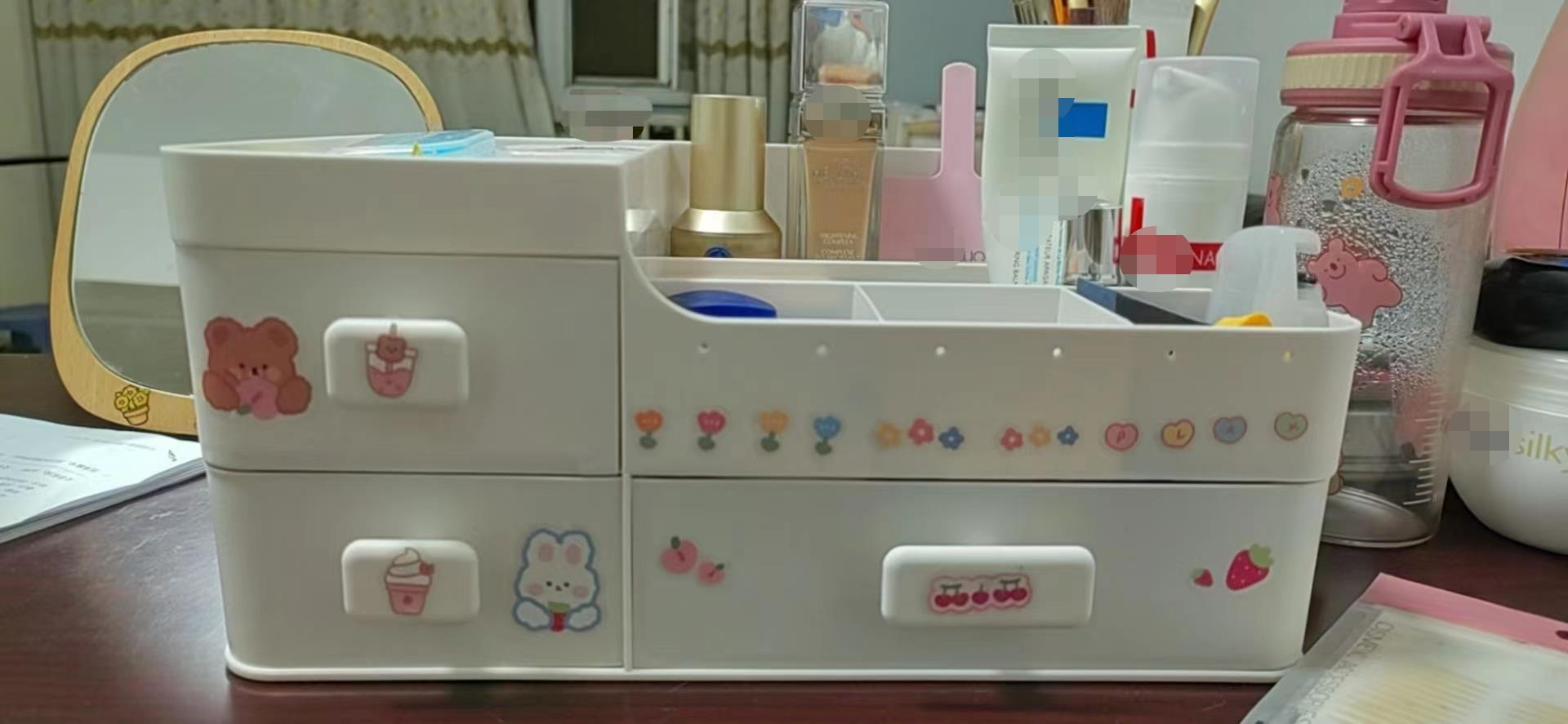 <b>立即停止经营！70款化妆品被国家药监局通报 涉及染发膏、牙膏等</b>