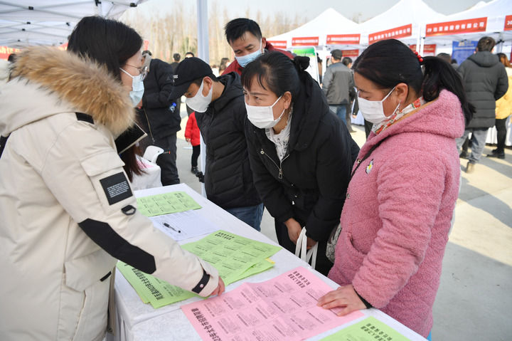 <b>从“点对点”接送到“面对面”服务：陕西为外出务工人员保驾护航</b>