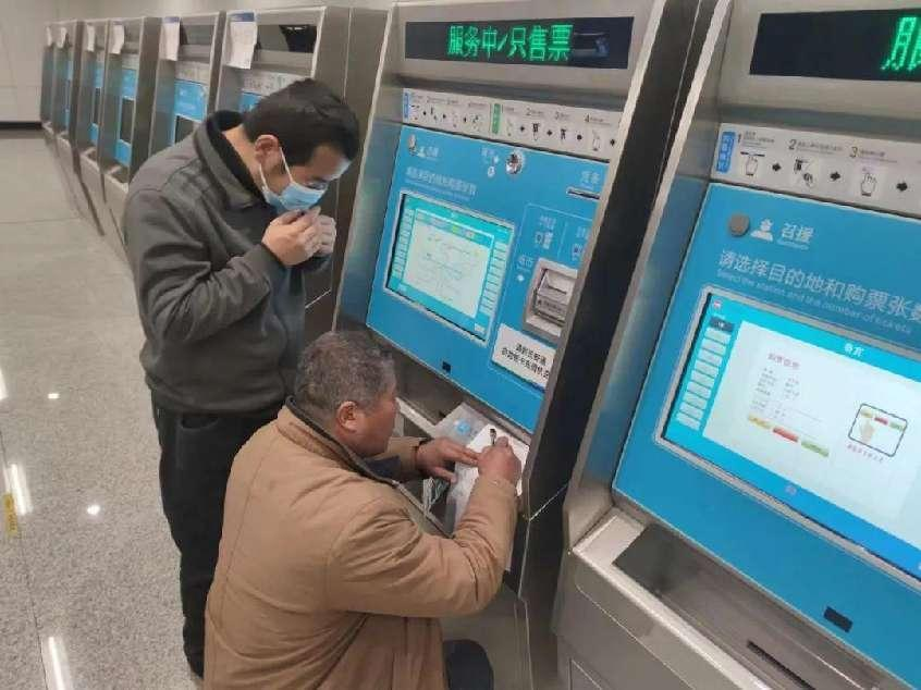 不同的回家路 相同的“秦汉温暖”