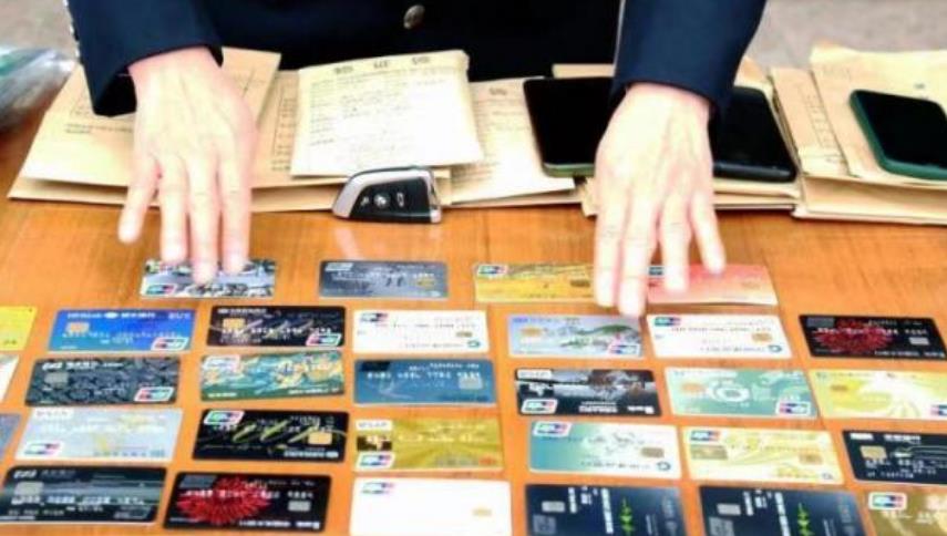 <b>围堵旅客、抢夺手机、强行搜身......盘踞车站恶势力被剿！曾在陕西多地作</b>