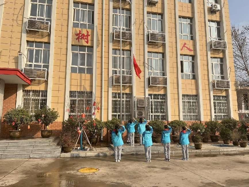 西安市灞桥区热电小学：新学期将心向阳光 一路繁花