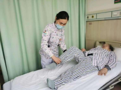 精心医治转危为安，87岁的田奶奶在西安工会医院重新站起来了
