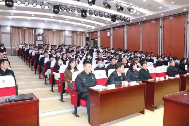 <b>西安市市场监管局举办“安全用妆 美丽有法”主题3·15消费维权教育大讲堂</b>