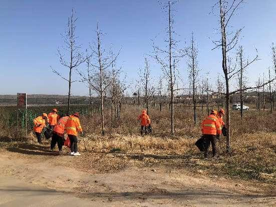 宝鸡市金台区西府天地管委办开展环境卫生大整治行动