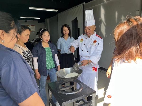 <b>安康市镇坪县：美食技能培训“点亮”就业路  </b>