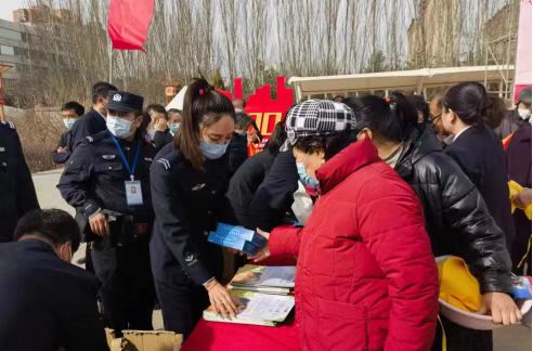 <b>靖边公安局环食药侦大队积极参与“3.15”消费者权益日宣传活动</b>