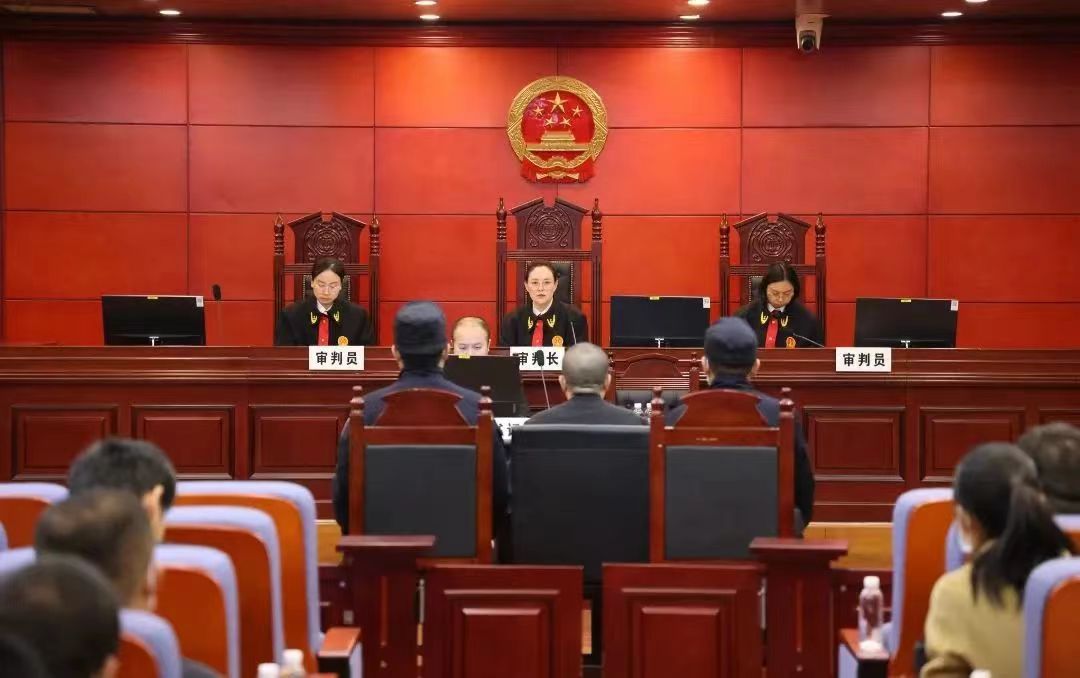 <b>榆林市交通运输局原党组成员、榆林市公路局原局长马润前受贿案一审开庭</b>