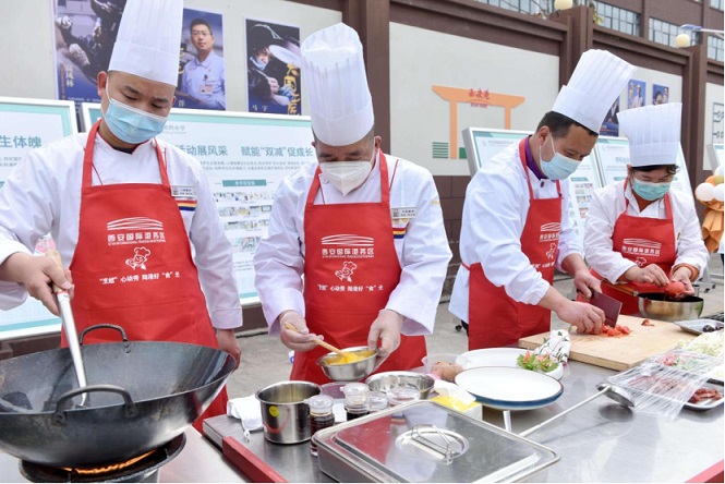<b>西安国际港务区举办教育系统生命健康暨 食品卫生月厨艺大展示活动</b>